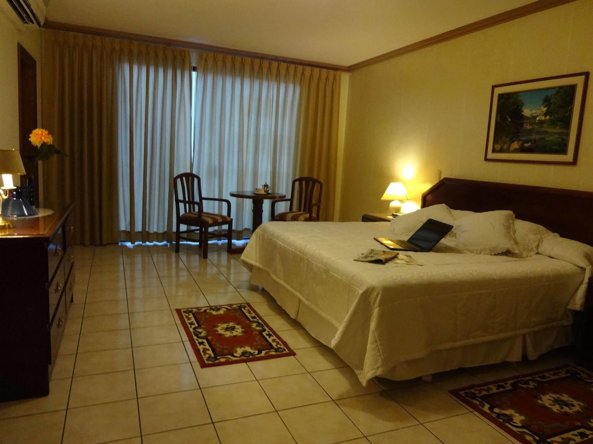 House Inn Apart Hotel Санта-Крус-де-ла-Сьерра Экстерьер фото